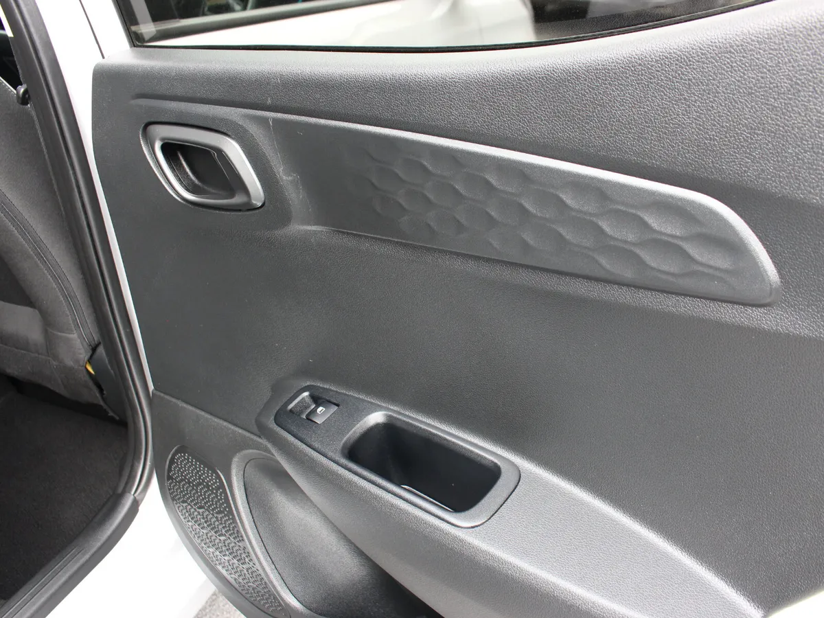 Hyundai i10 Hatchback, Petrol, 2023, Grey