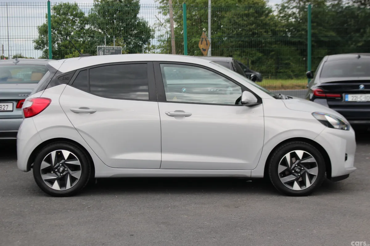 Hyundai i10 Hatchback, Petrol, 2023, Grey