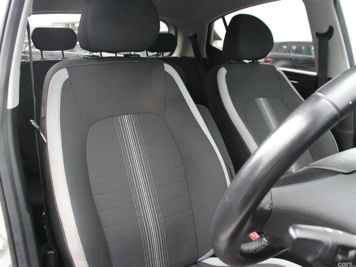 Hyundai i10 Hatchback, Petrol, 2023, Grey