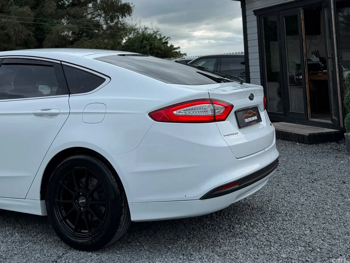 Ford Mondeo Hatchback, Diesel, 2017, White