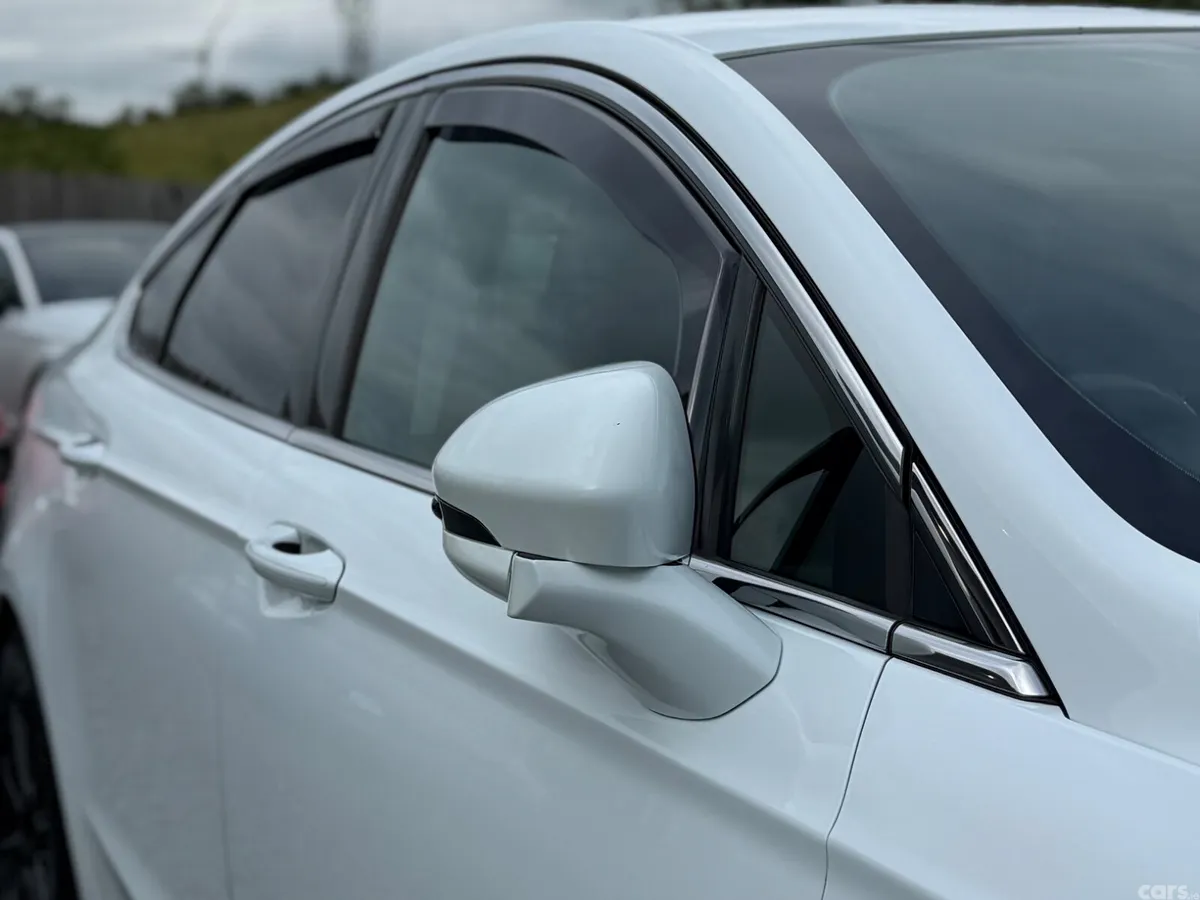 Ford Mondeo Hatchback, Diesel, 2017, White