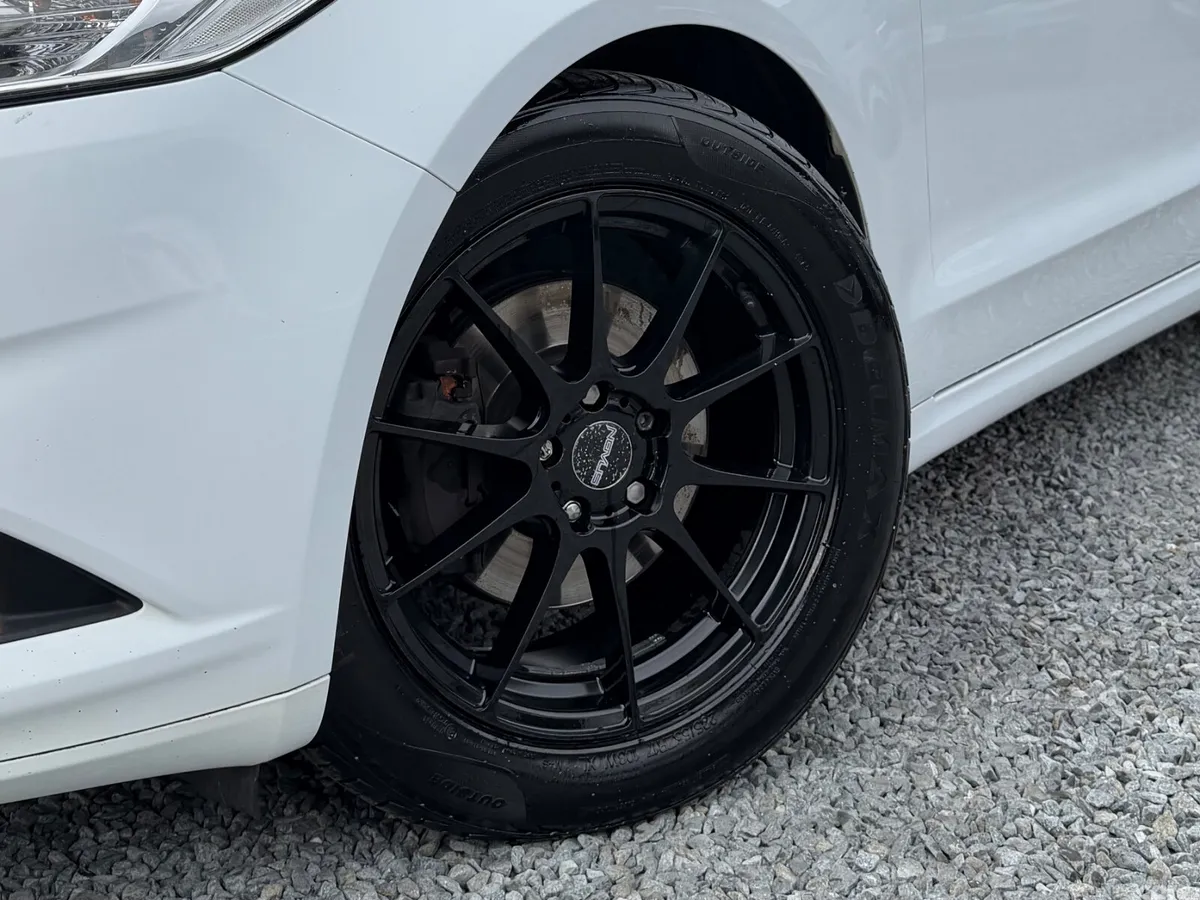 Ford Mondeo Hatchback, Diesel, 2017, White