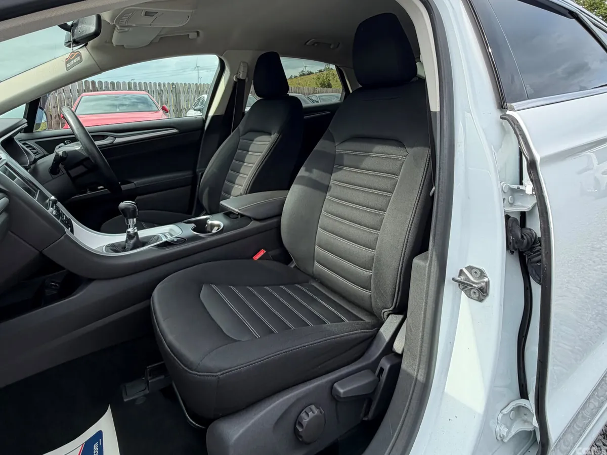 Ford Mondeo Hatchback, Diesel, 2017, White