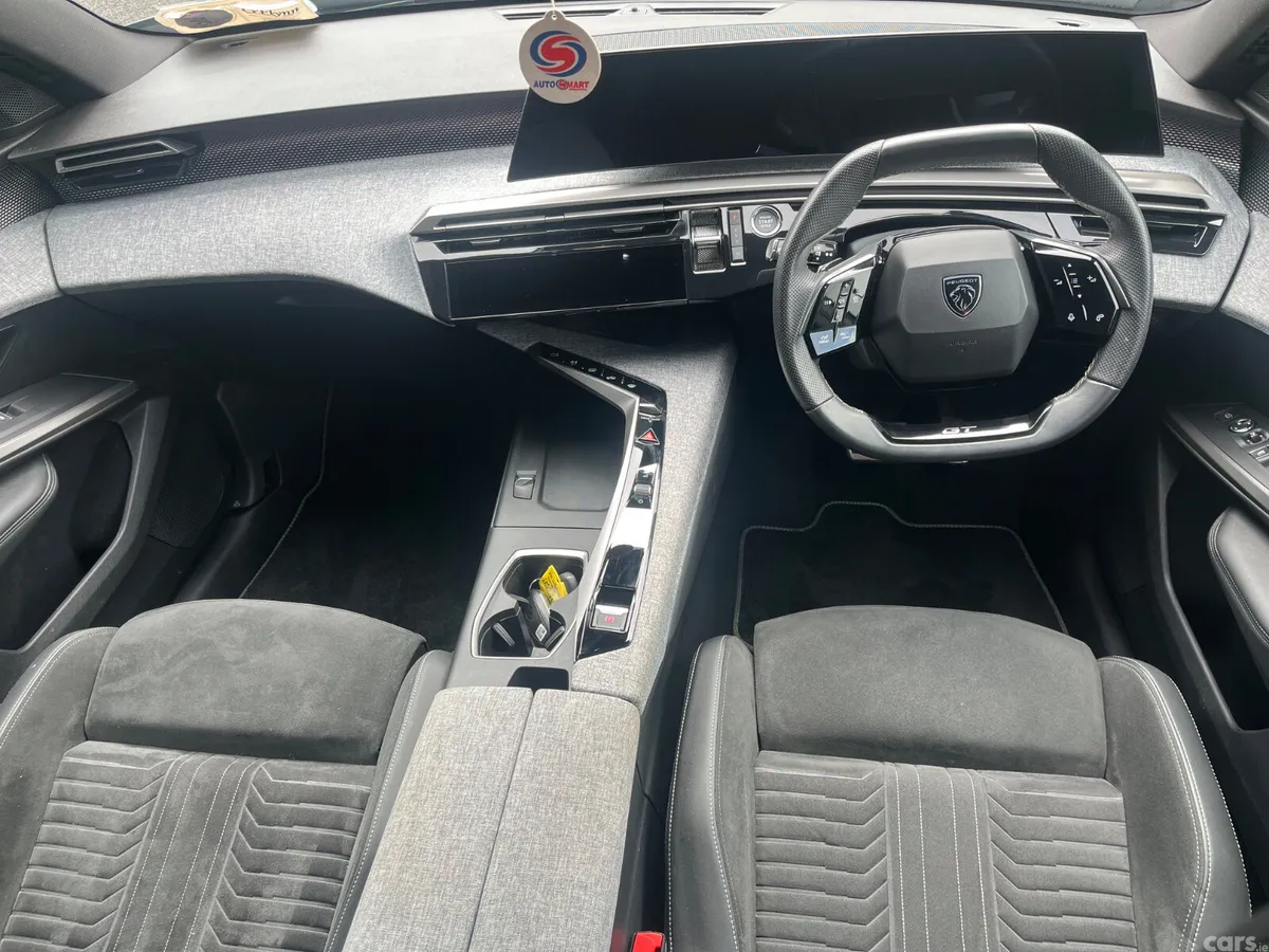 Peugeot 5008 MPV, Petrol Hybrid, 2025, Grey
