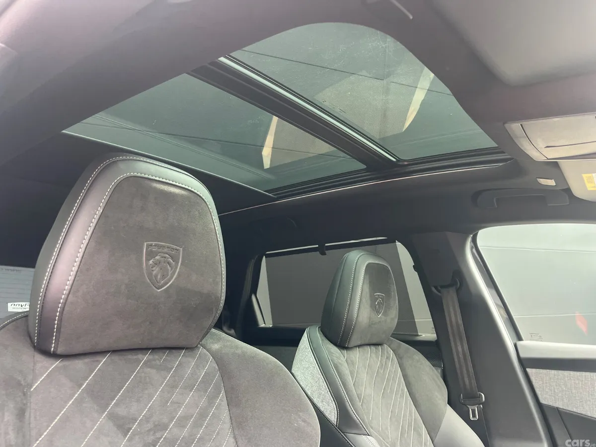 Peugeot 5008 MPV, Petrol Hybrid, 2025, Grey