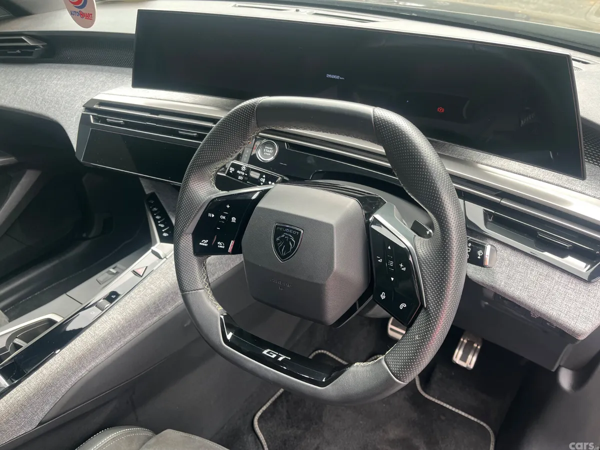 Peugeot 5008 MPV, Petrol Hybrid, 2025, Grey