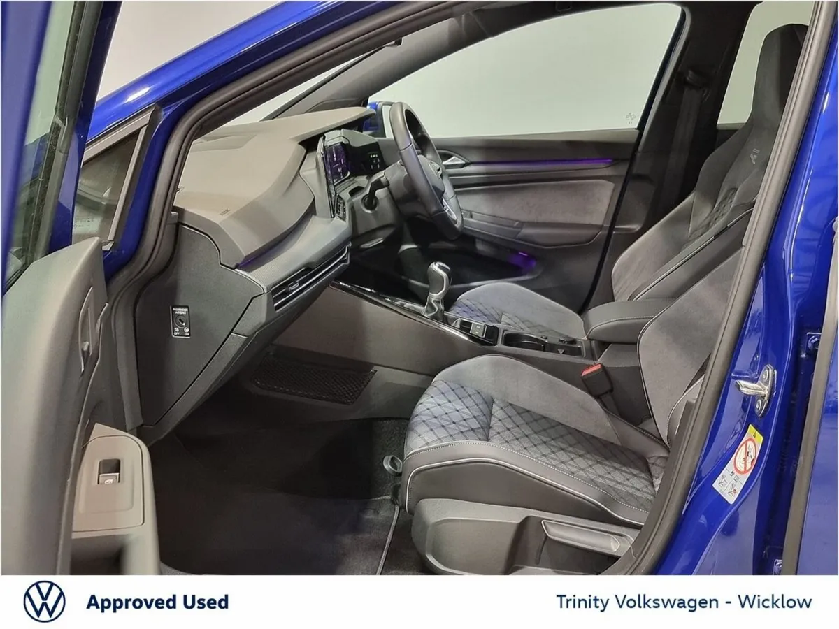 Volkswagen Golf Estate, Petrol, 2023, Blue