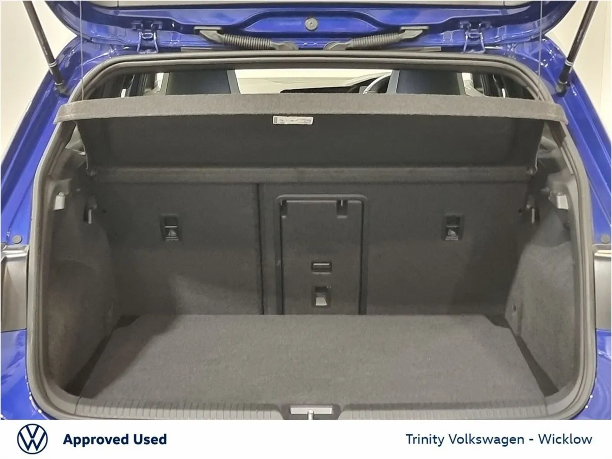 Volkswagen Golf Estate, Petrol, 2023, Blue