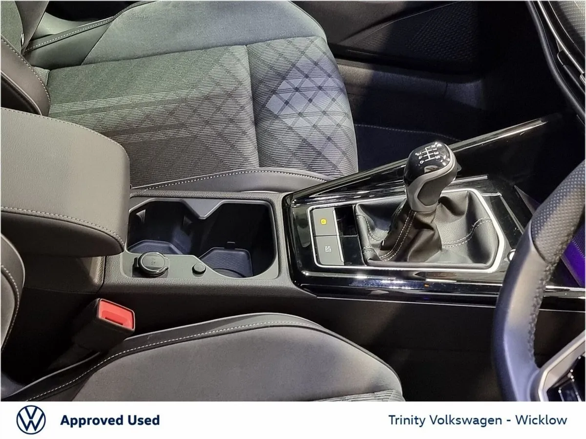 Volkswagen Golf Estate, Petrol, 2023, Blue