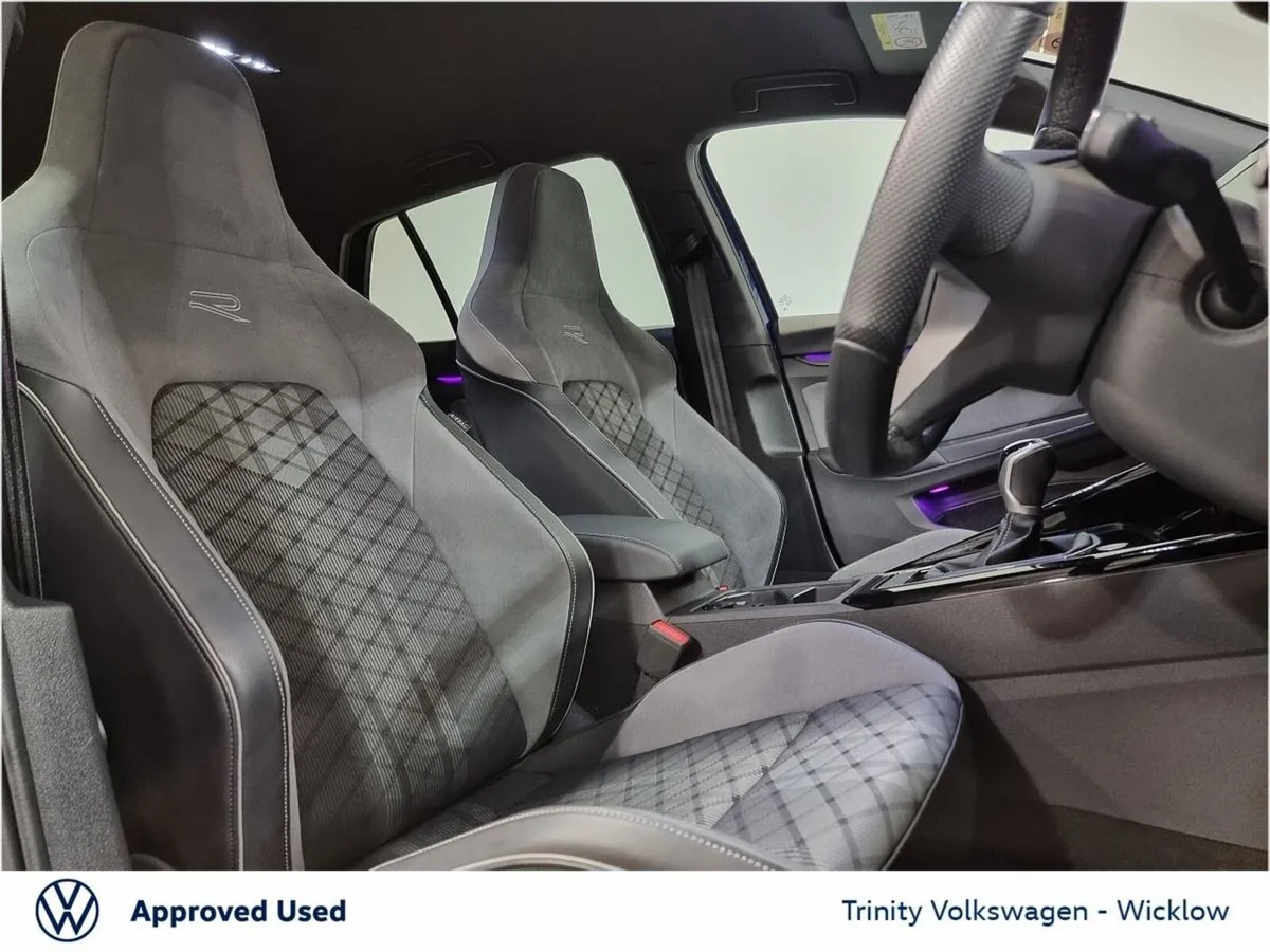 Volkswagen Golf Estate, Petrol, 2023, Blue