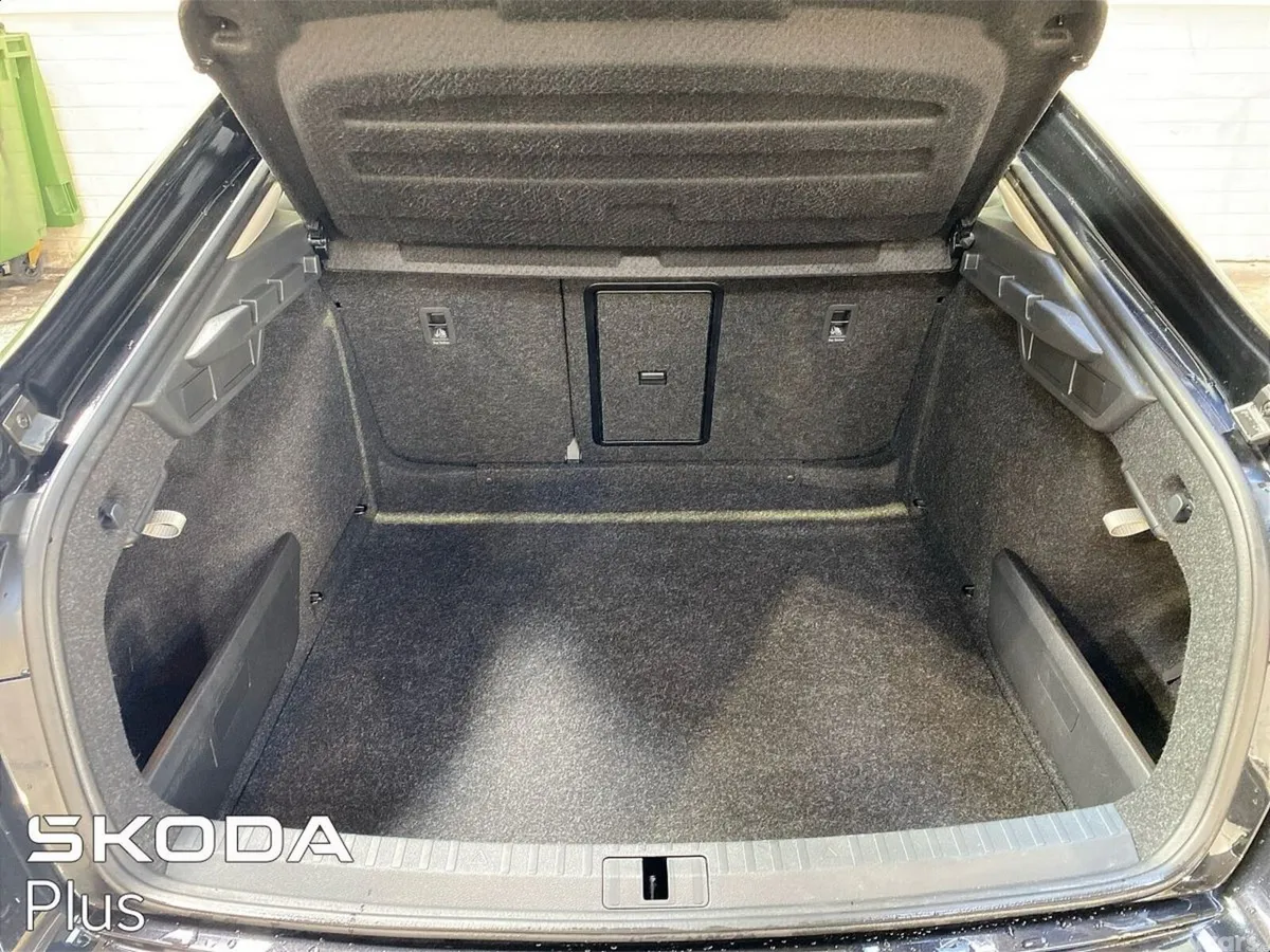 Skoda Octavia Saloon, Petrol, 2024, Black