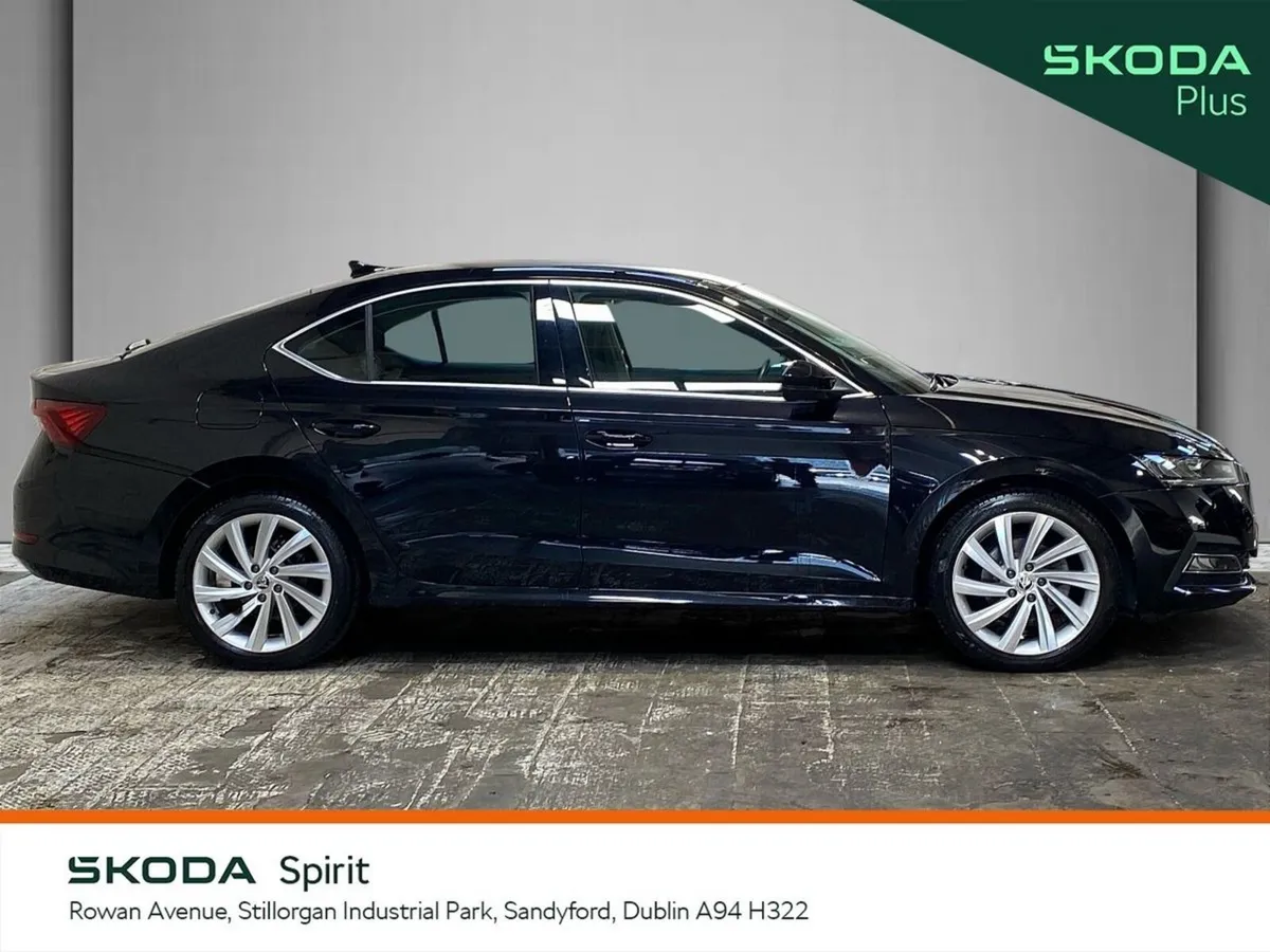 Skoda Octavia Saloon, Petrol, 2024, Black