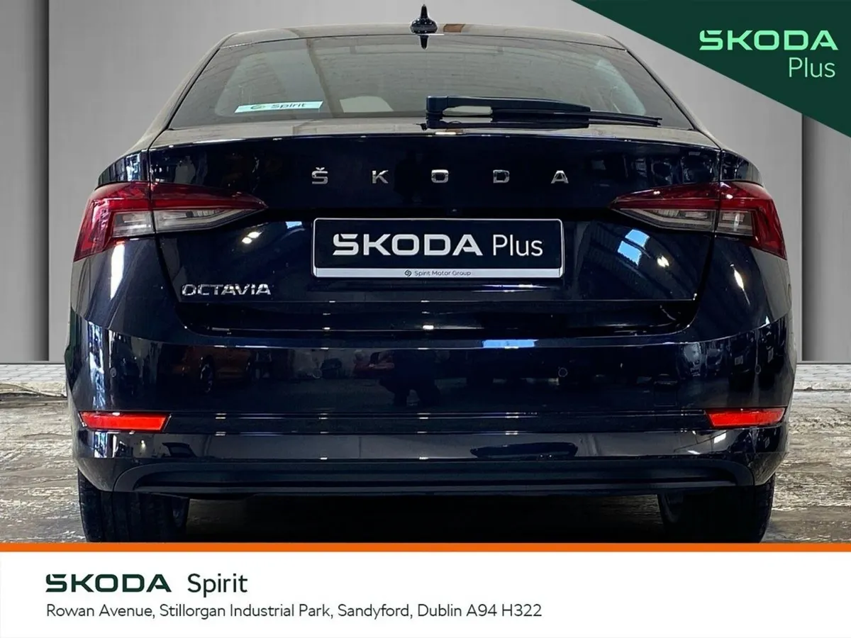 Skoda Octavia Saloon, Petrol, 2024, Black