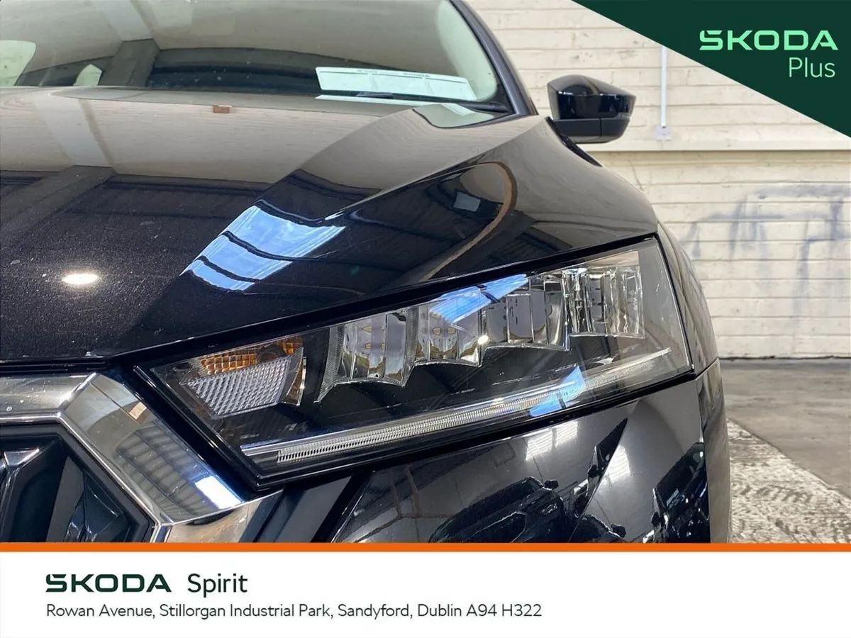 Skoda Octavia Saloon, Petrol, 2024, Black