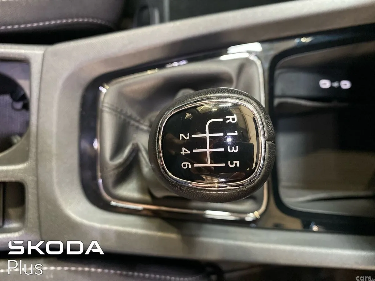Skoda Octavia Saloon, Petrol, 2024, Black