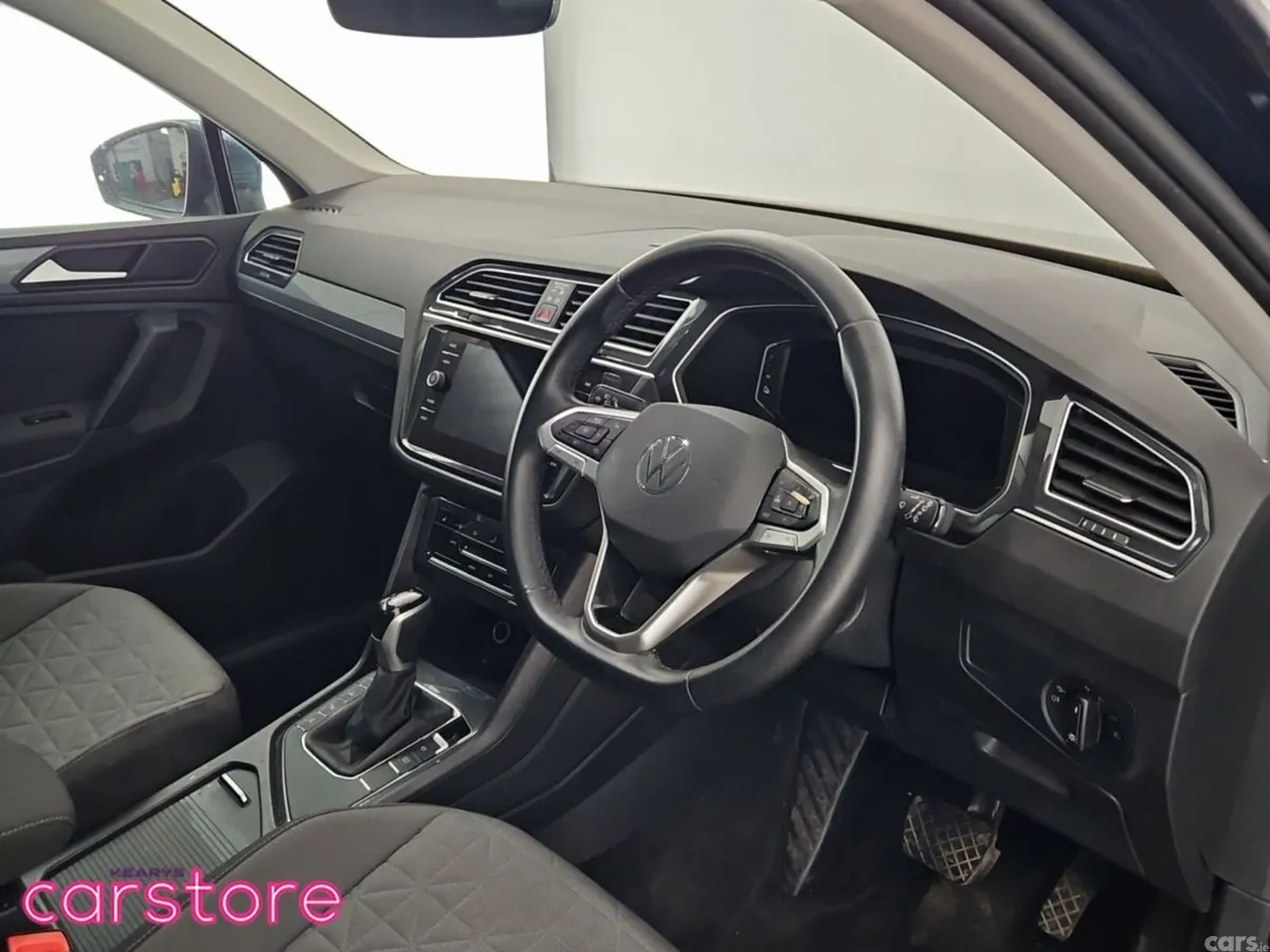 Volkswagen Tiguan SUV, Petrol Hybrid, 2023, Blue