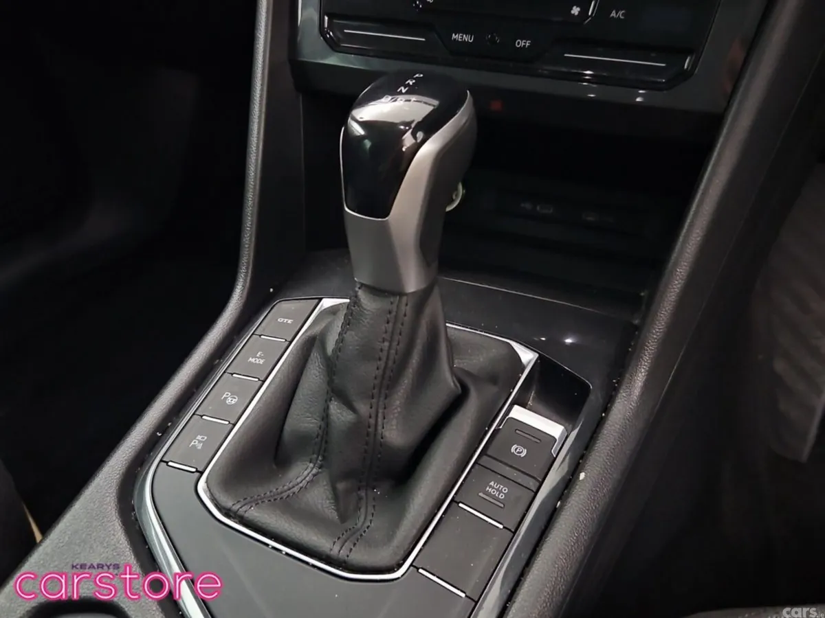 Volkswagen Tiguan SUV, Petrol Hybrid, 2023, Blue