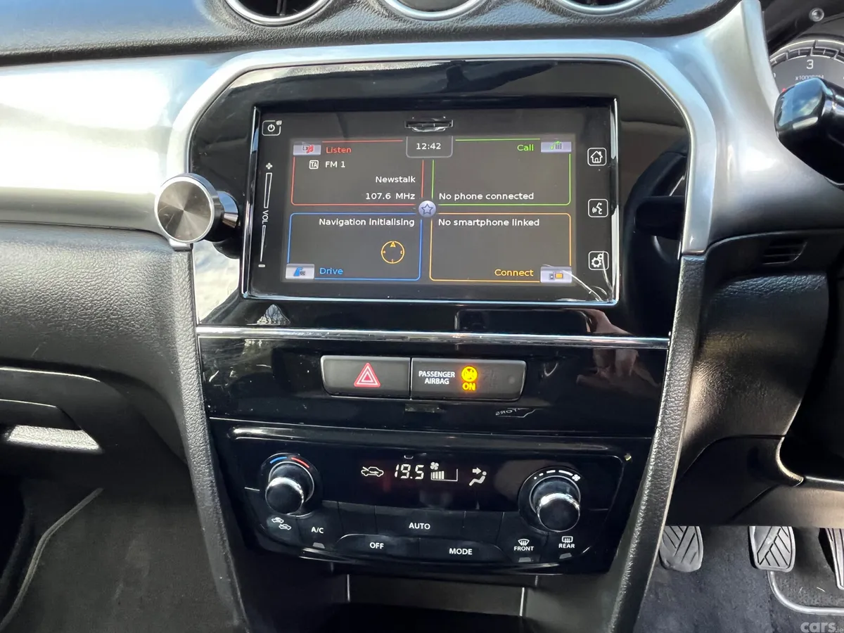 Suzuki Vitara SUV, Diesel, 2016, White