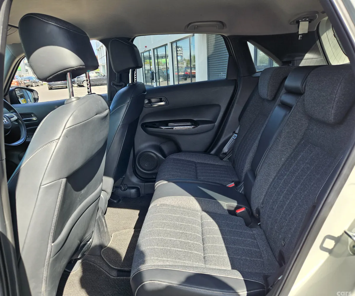 Honda Fit Hatchback, Petrol Hybrid, 2022, White
