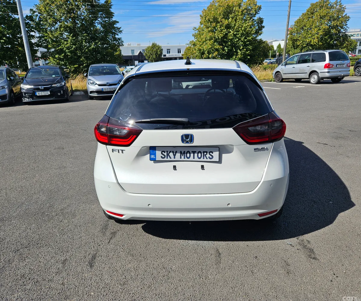 Honda Fit Hatchback, Petrol Hybrid, 2022, White