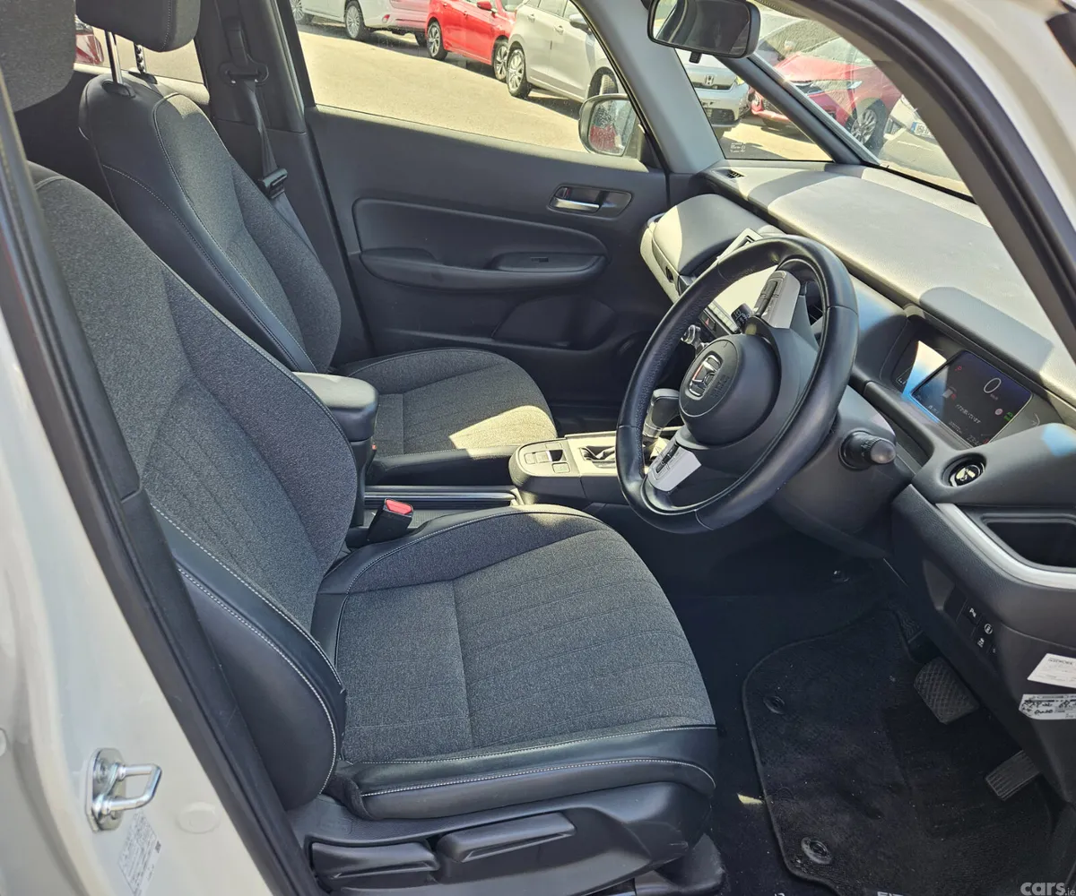 Honda Fit Hatchback, Petrol Hybrid, 2022, White