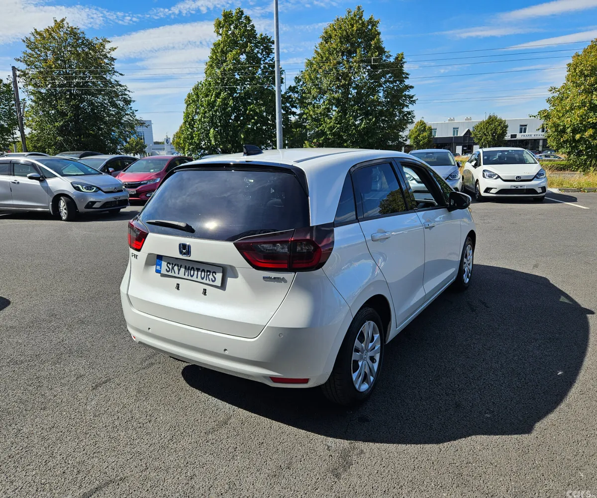 Honda Fit Hatchback, Petrol Hybrid, 2022, White