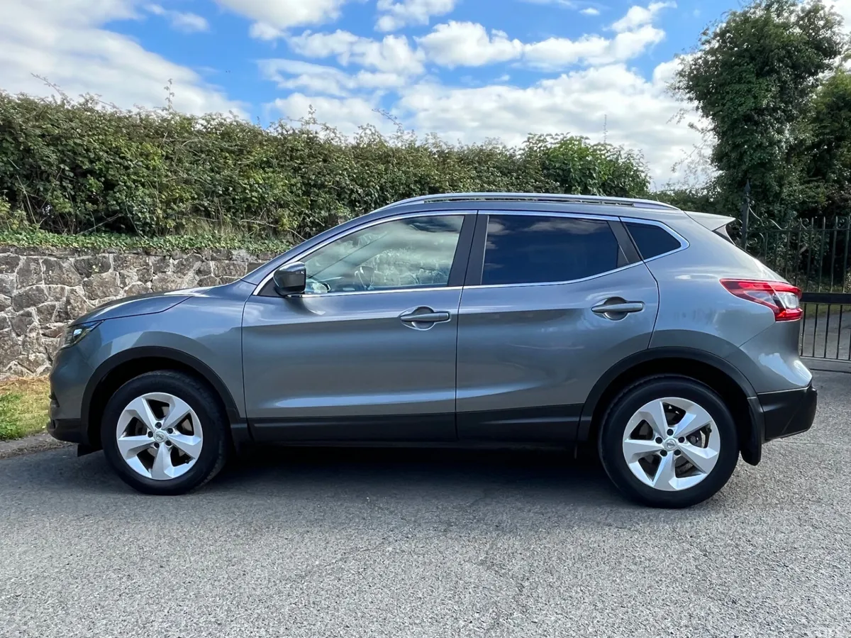 Nissan Qashqai MPV, Petrol, 2018, Grey