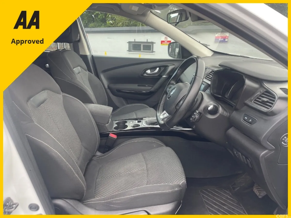 Renault Kadjar Hatchback, Petrol, 2022, White