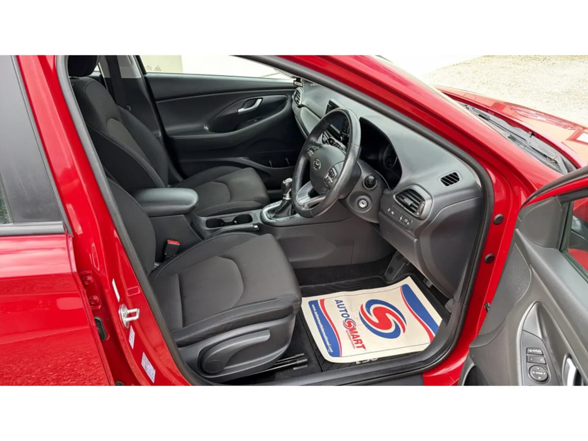 Hyundai i30 Hatchback, Diesel, 2017, Red