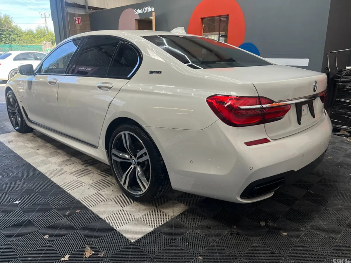 BMW 7-Series Saloon, Petrol, 2019, White
