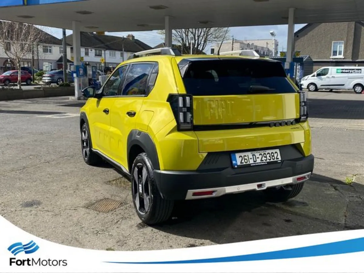 Fiat Grande Panda Hatchback, Petrol Hybrid, 2026, Yellow