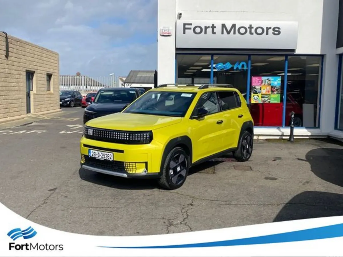 Fiat Grande Panda Hatchback, Petrol Hybrid, 2026, Yellow