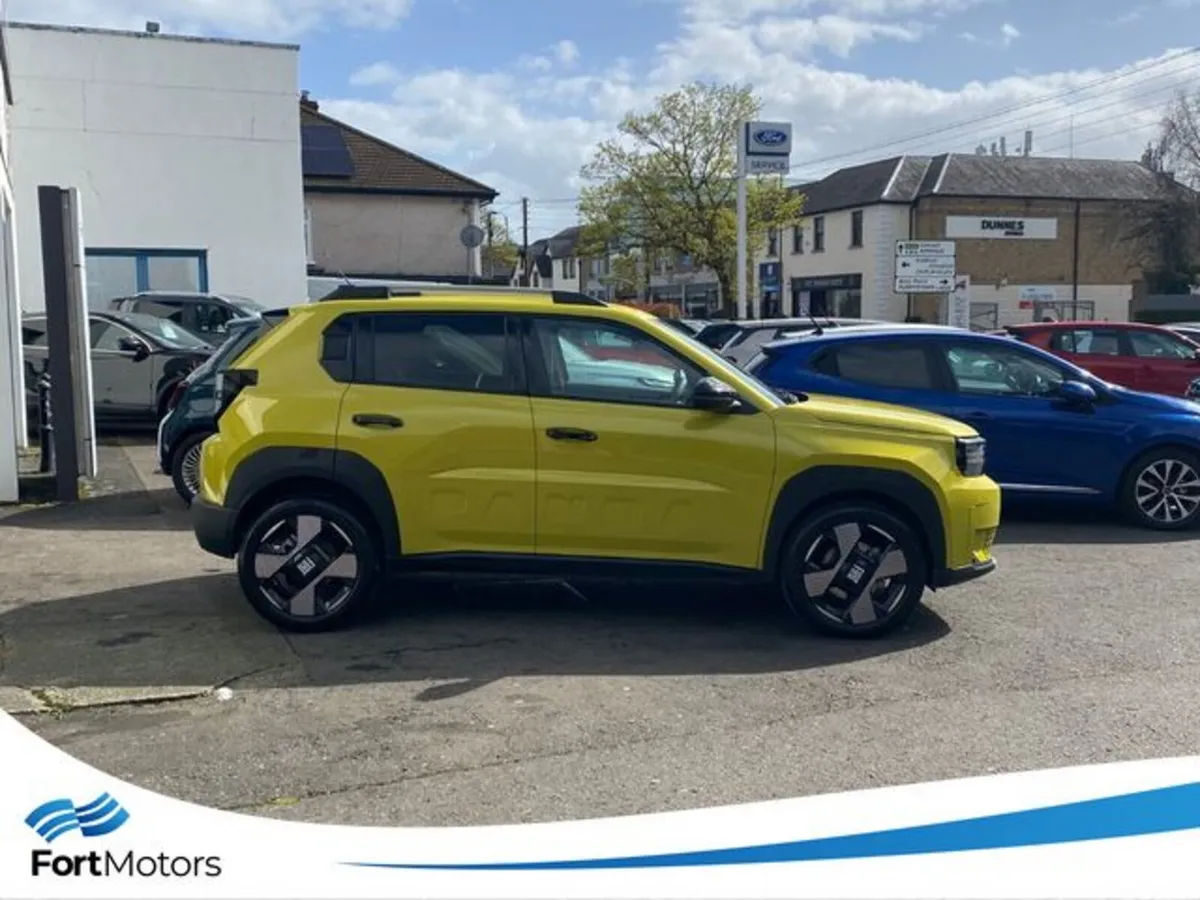 Fiat Grande Panda Hatchback, Petrol Hybrid, 2026, Yellow