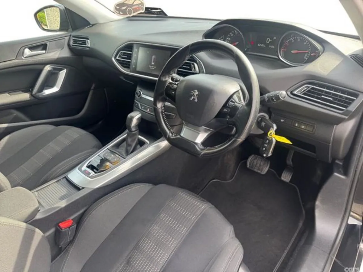 Peugeot 308 Hatchback, Diesel, 2016, Black