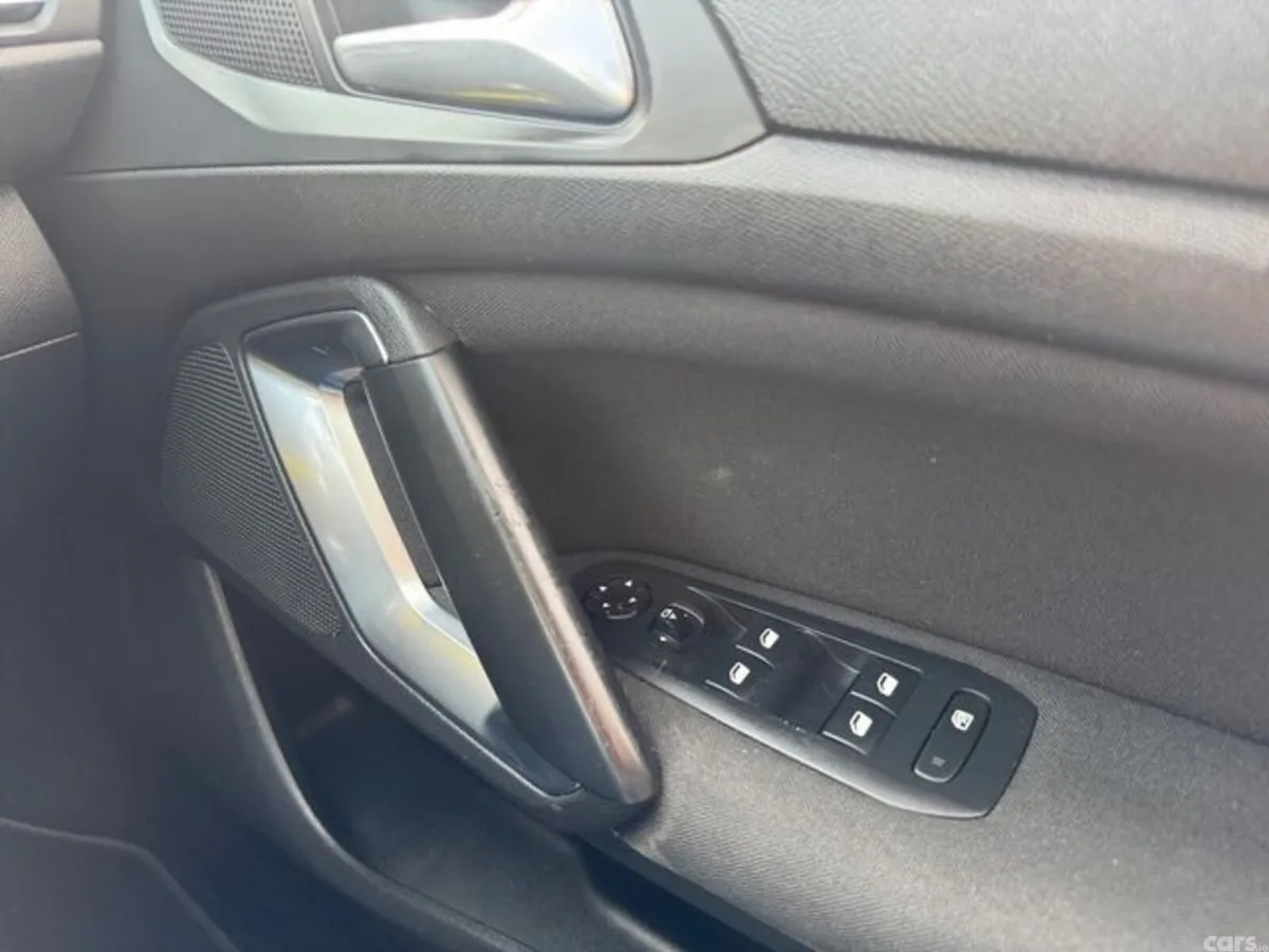 Peugeot 308 Hatchback, Diesel, 2016, Black