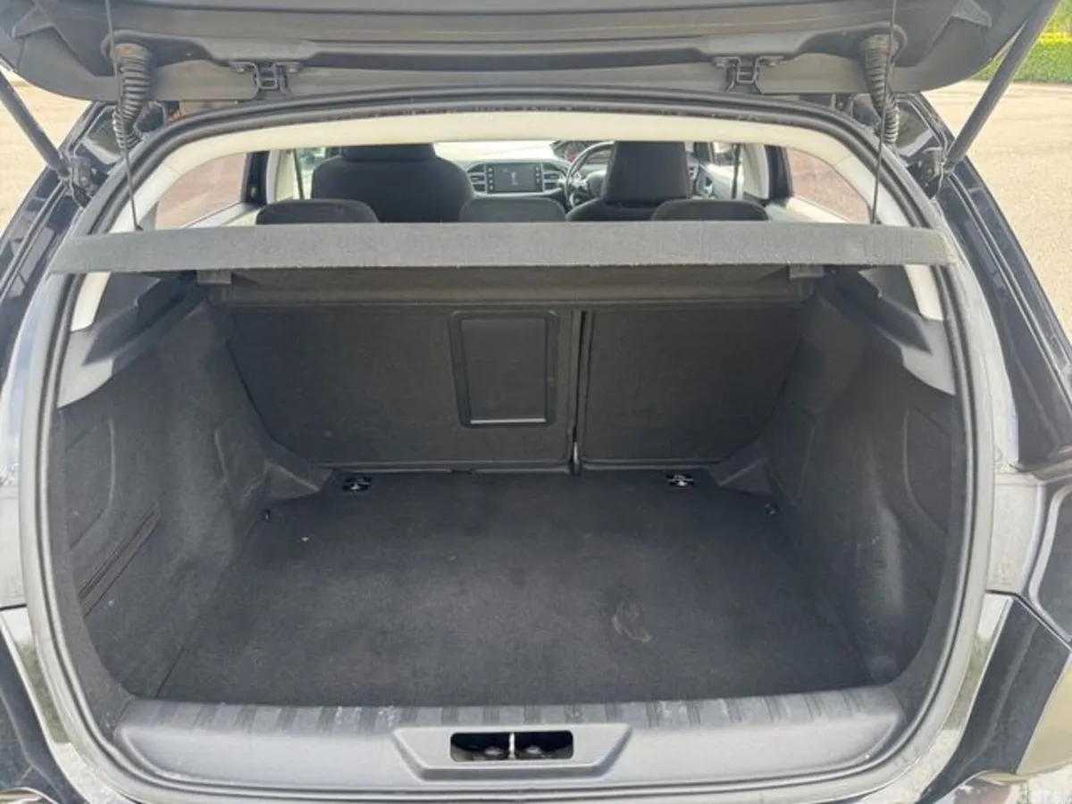 Peugeot 308 Hatchback, Diesel, 2016, Black