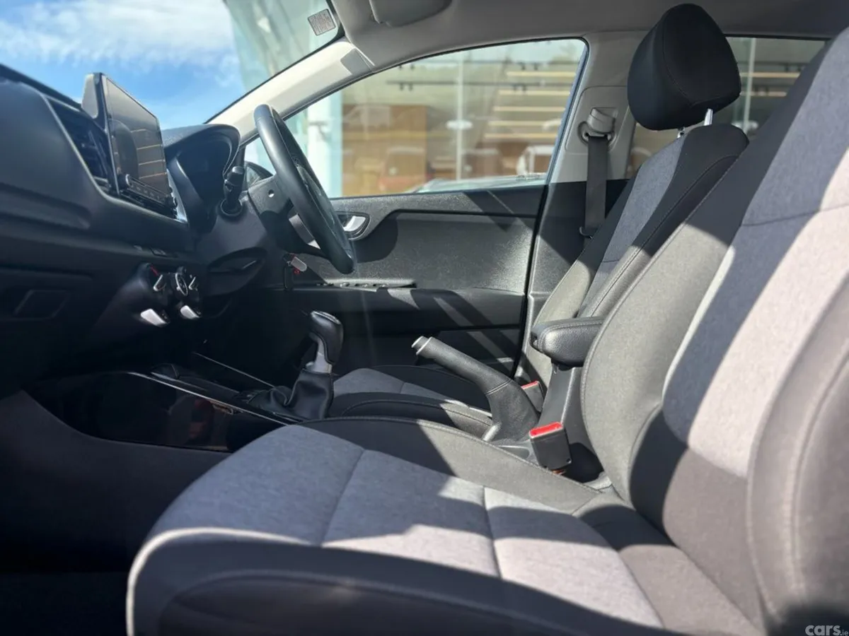 Kia Stonic Hatchback, Petrol, 2023, Grey