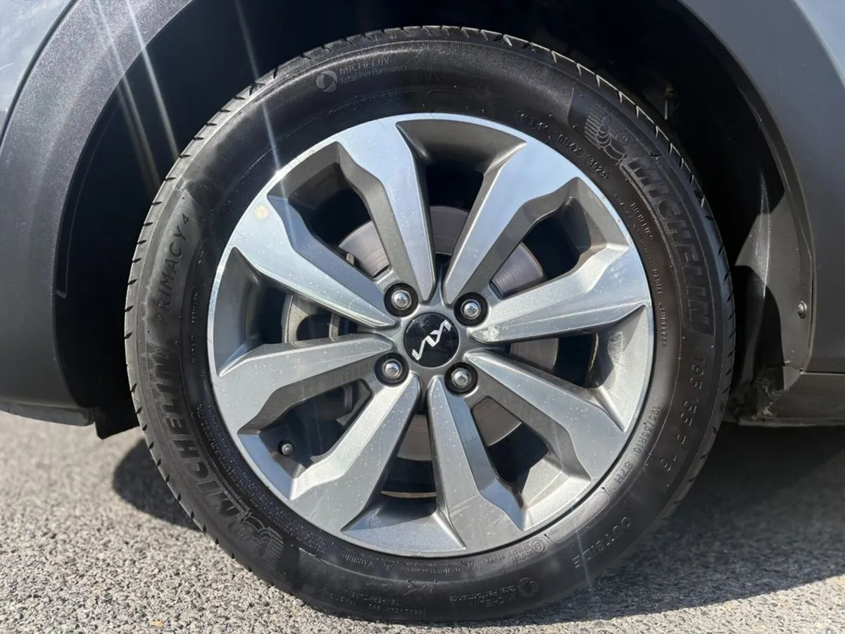 Kia Stonic Hatchback, Petrol, 2023, Grey