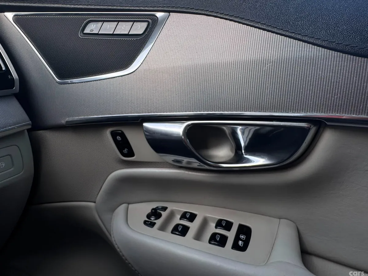Volvo XC90 SUV, Petrol Plug-in Hybrid, 2016, Beige