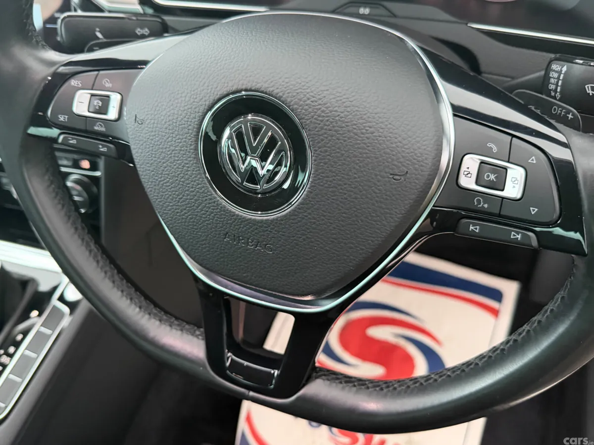 Volkswagen Passat Saloon, Diesel, 2018, Red