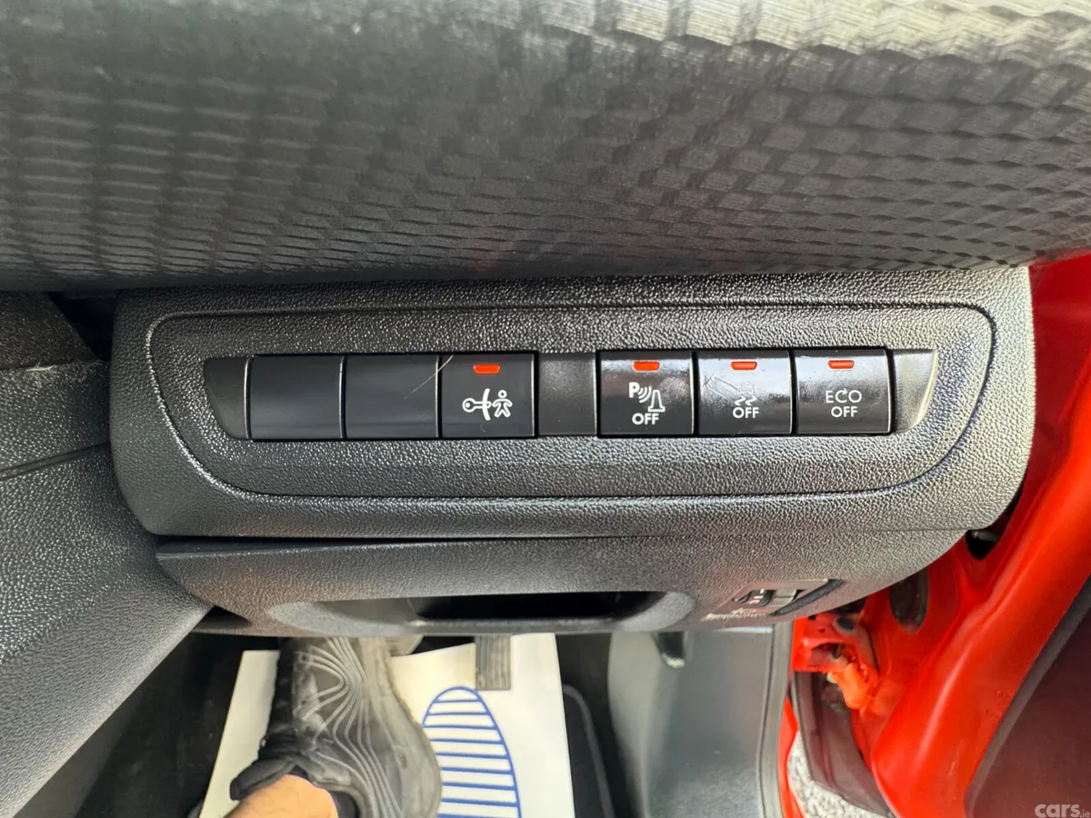 Peugeot 208 Hatchback, Petrol, 2016, Orange