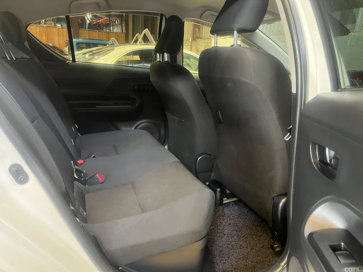 Toyota Aqua Hatchback, Petrol Hybrid, 2017, White