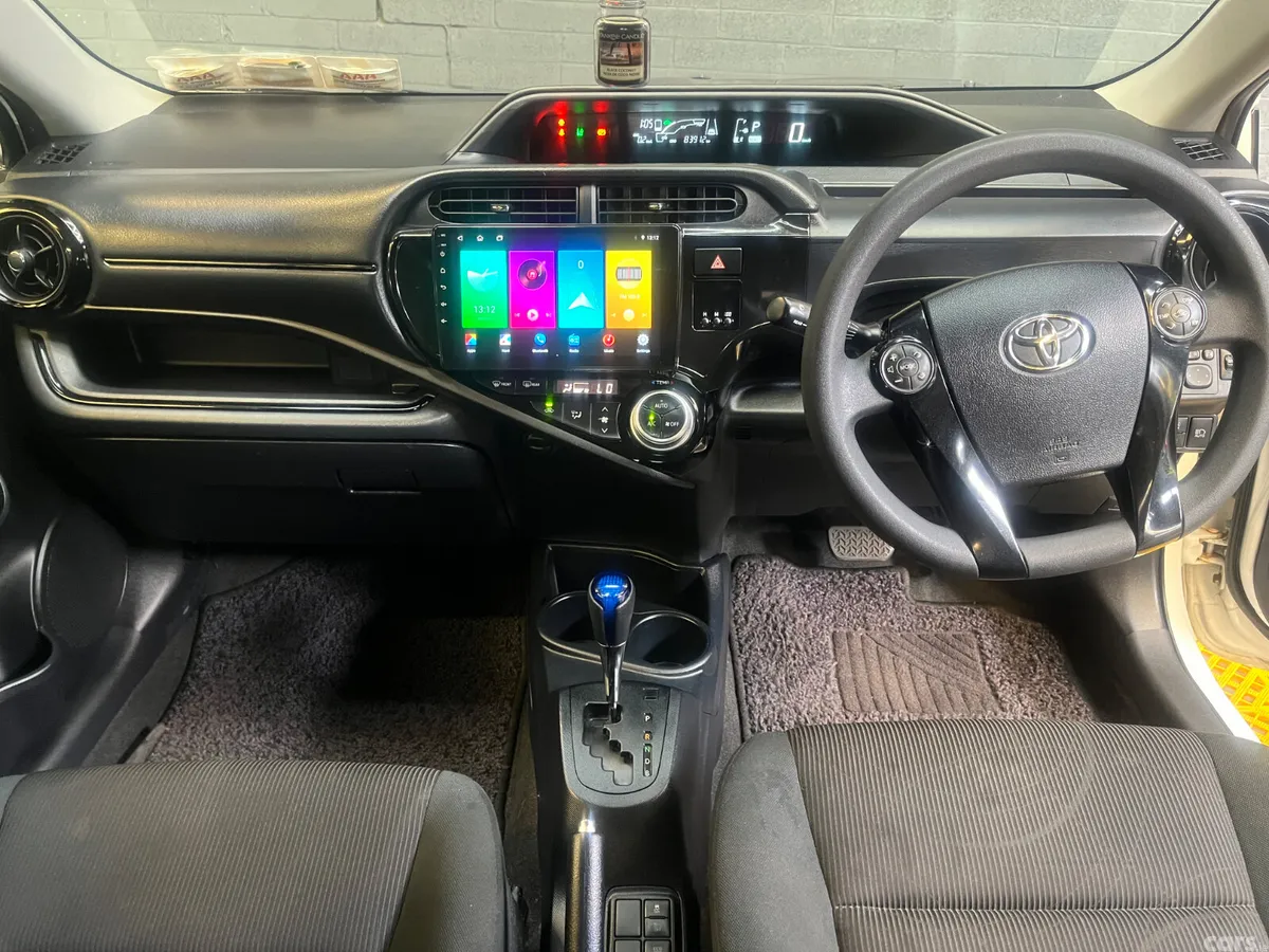 Toyota Aqua Hatchback, Petrol Hybrid, 2017, White