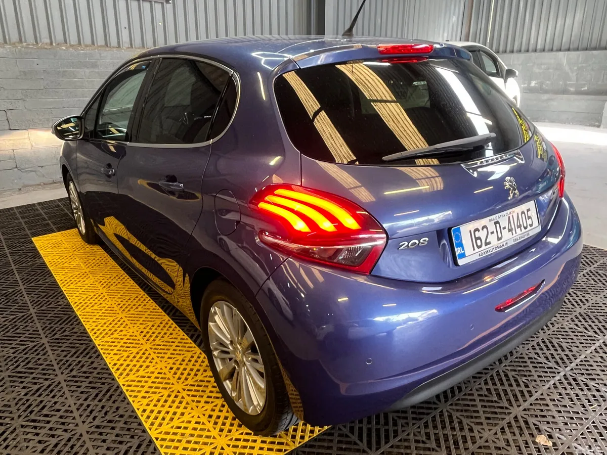 Peugeot 208 Hatchback, Petrol, 2016, Blue