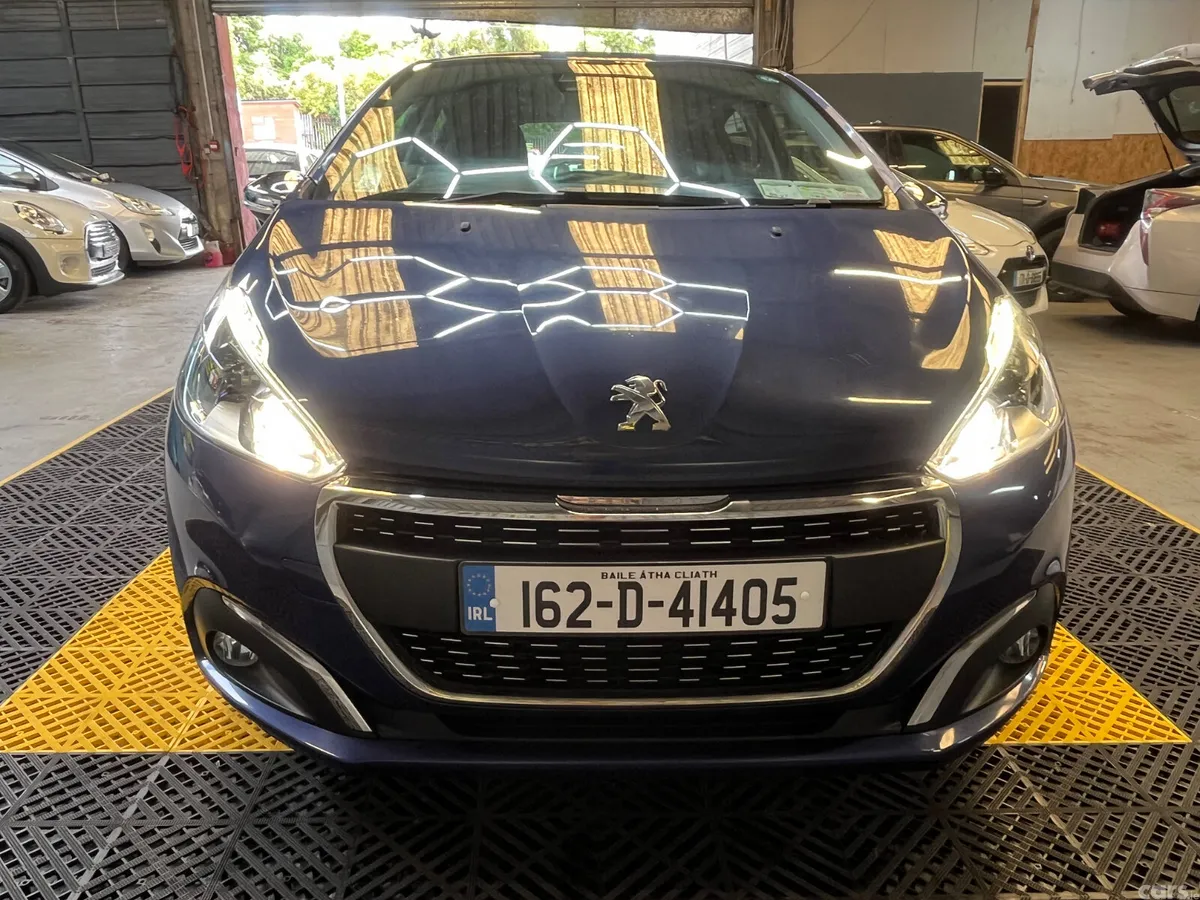 Peugeot 208 Hatchback, Petrol, 2016, Blue