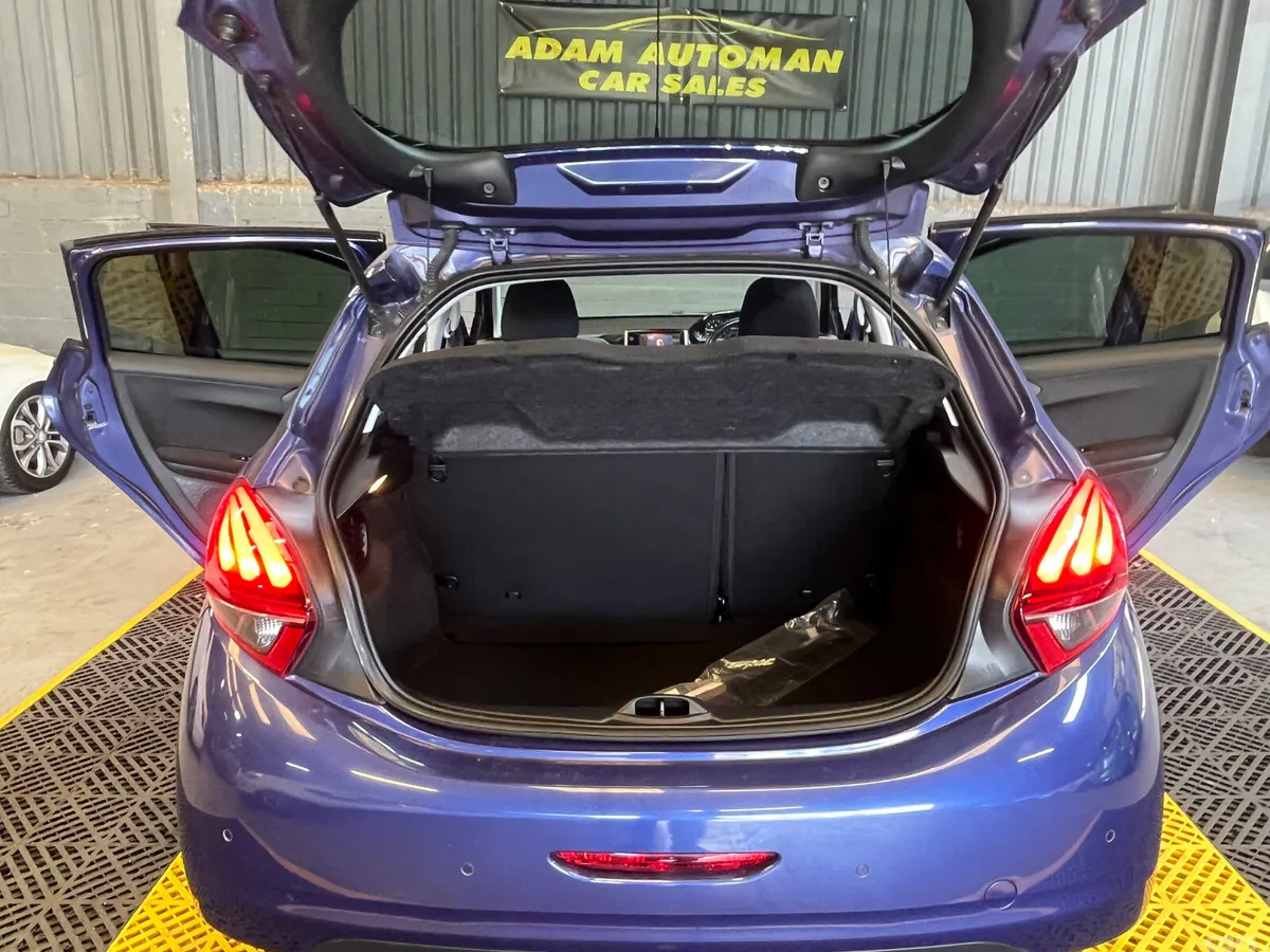 Peugeot 208 Hatchback, Petrol, 2016, Blue