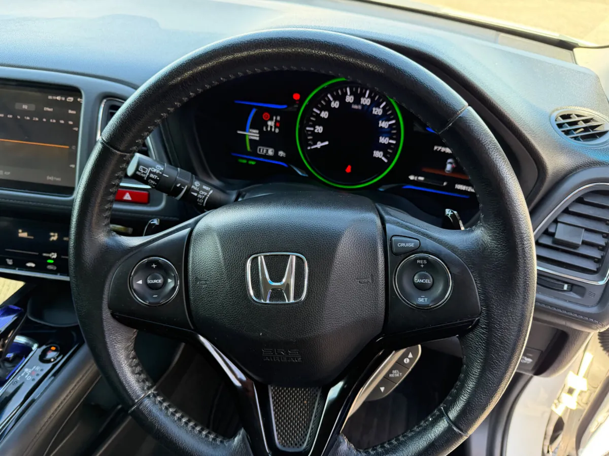 Honda Vezel SUV, Petrol Hybrid, 2017, White
