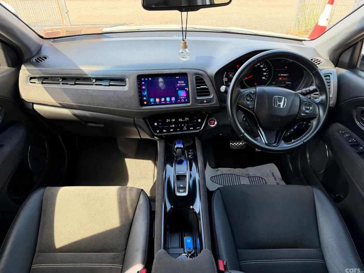 Honda Vezel SUV, Petrol Hybrid, 2017, White