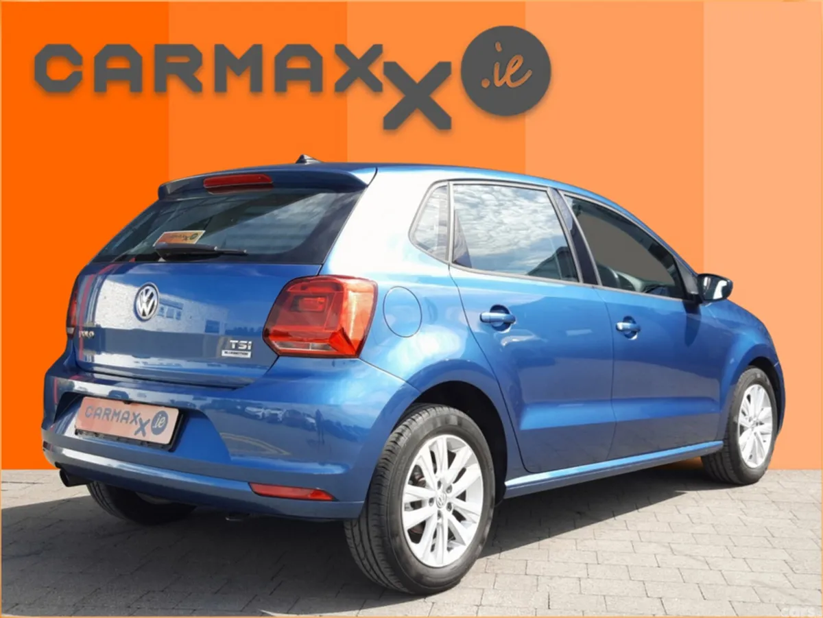Volkswagen Polo Hatchback, Petrol, 2016, Blue