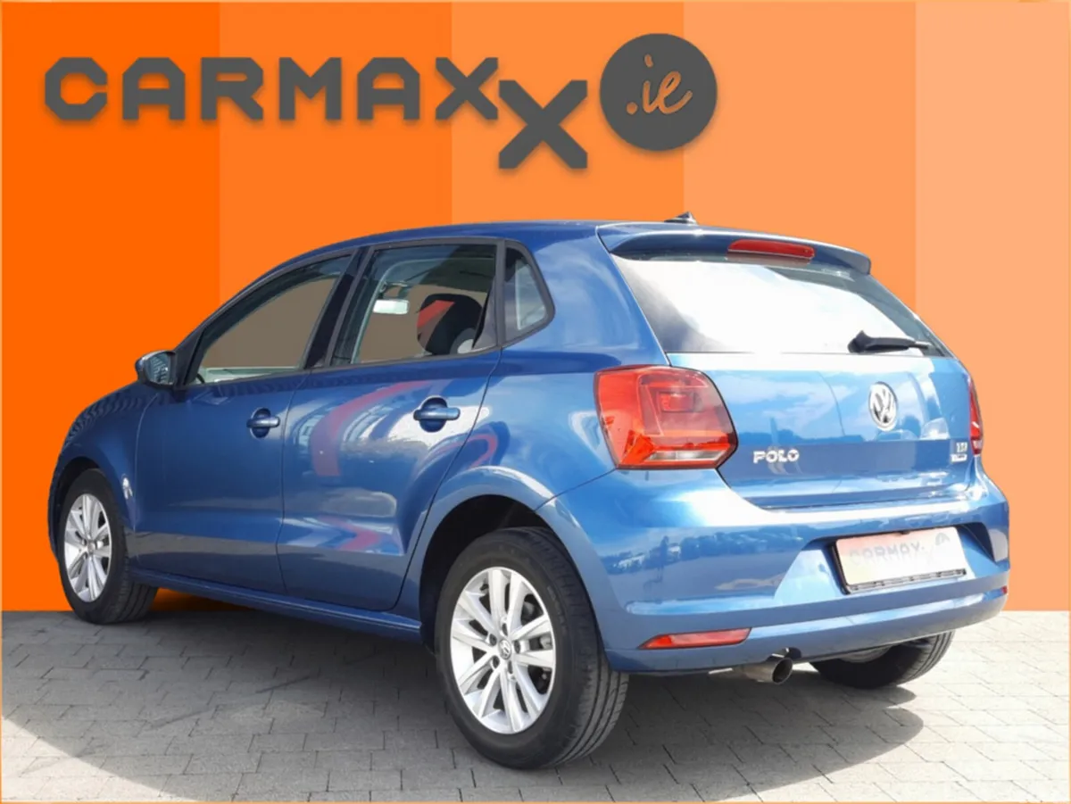 Volkswagen Polo Hatchback, Petrol, 2016, Blue